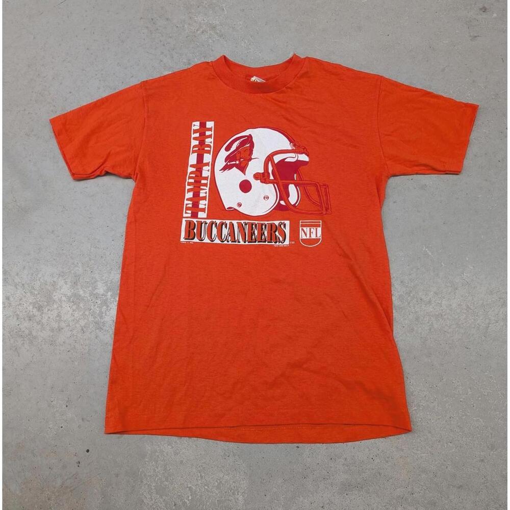 Vintage 90s Tampa Bay Buccaneers NFL Logo 7 t-shirt